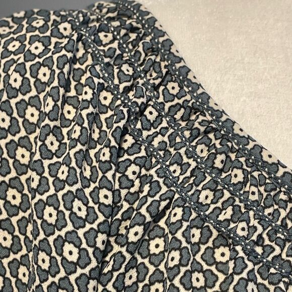 Max Studio Floral Print Blouse Blue Gray Chiffon Faux Wrap Long Sleeve V-Neck S - Picture 4 of 11